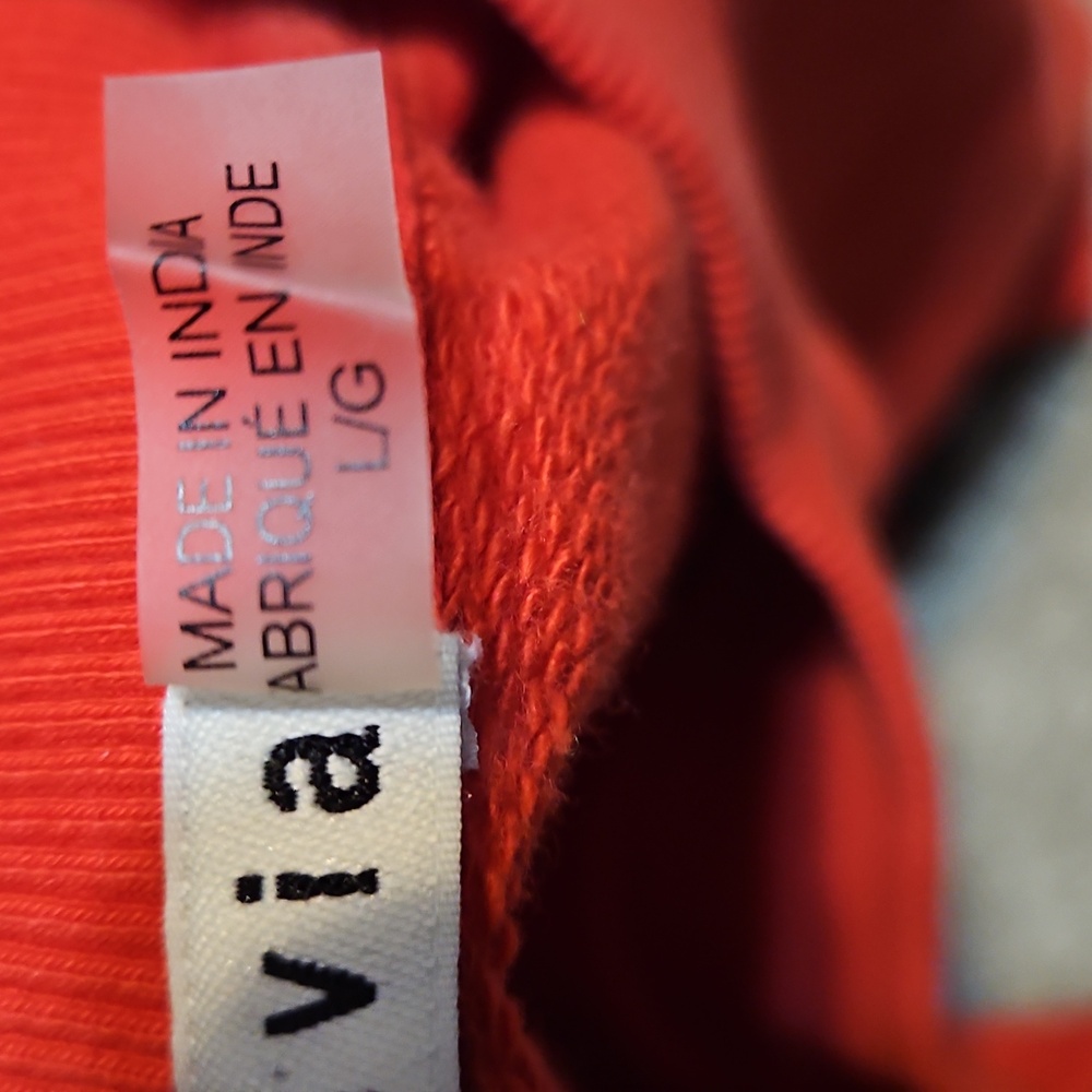 Alice & Olivia Red Quarantine Queen Sweatshirt - Picture 8 of 9
